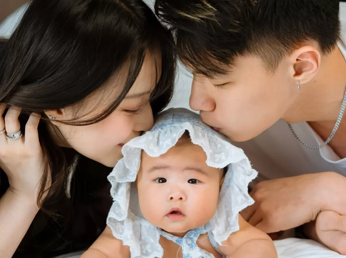 Potret Nita Vior, Vincent Kosasih, dan Baby Vinica. (Instagram/@nitavior)