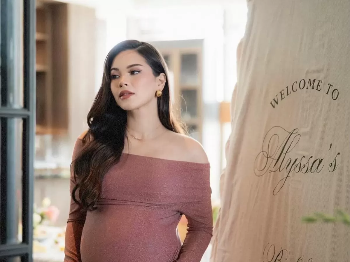 Potret Alyssa Daguise jalani rutinitas skincare dan bumpcare. (Instagram/@alyssadaguise)