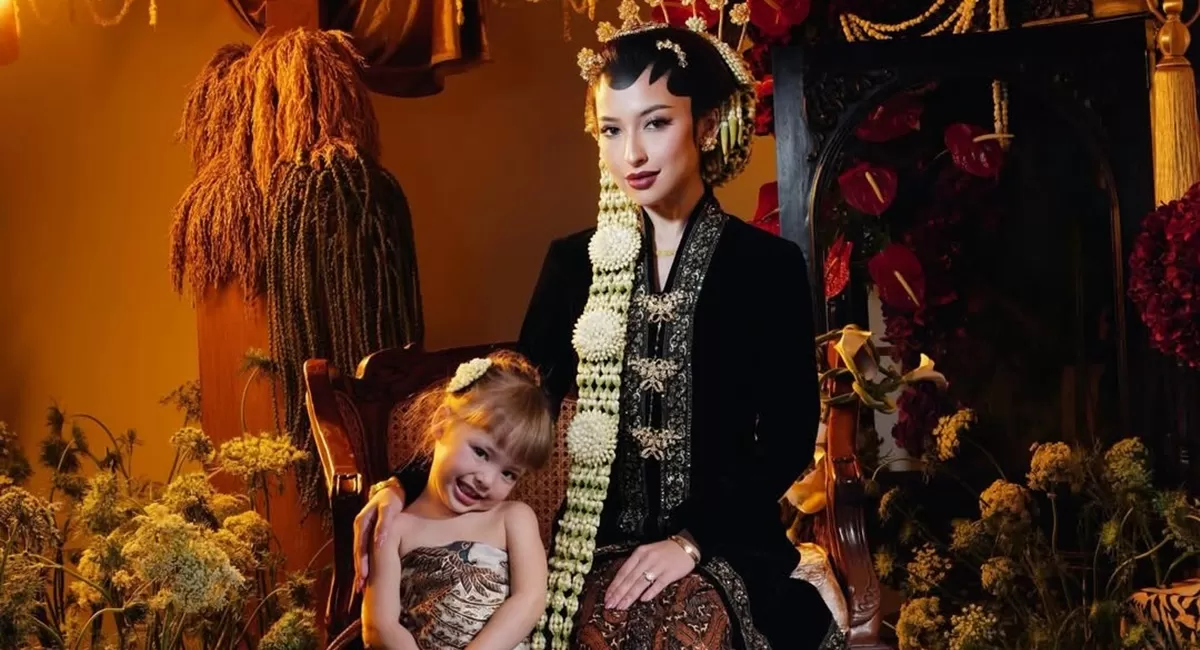 Jennifer Coppen bagikan foto bersama Kamari di sela-sela sesi prewedding dengan Justin Hubner (Instagram/jennifercoppenreal20)