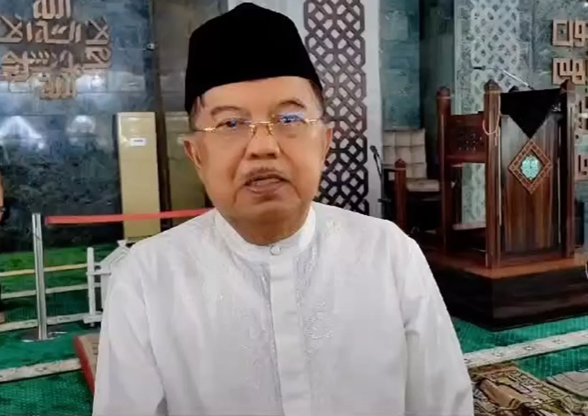 Potret Jusuf Kalla usulkan harga BBM dinaikkan untuk mendorong penghematan energi di tengah ketegangan konflik Timur Tengah (Instagram/jusufkalla)