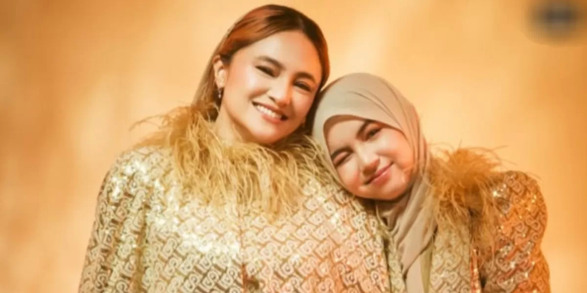 Sienna bersama Marshanda saat masih berhijab  (Instagram @marshanda99)