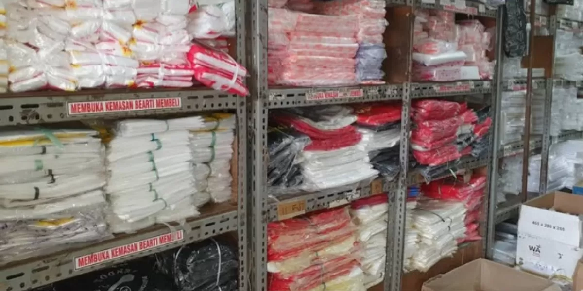 Potret harga plastik melonjak tajam (Instagram @toko27citraraya)