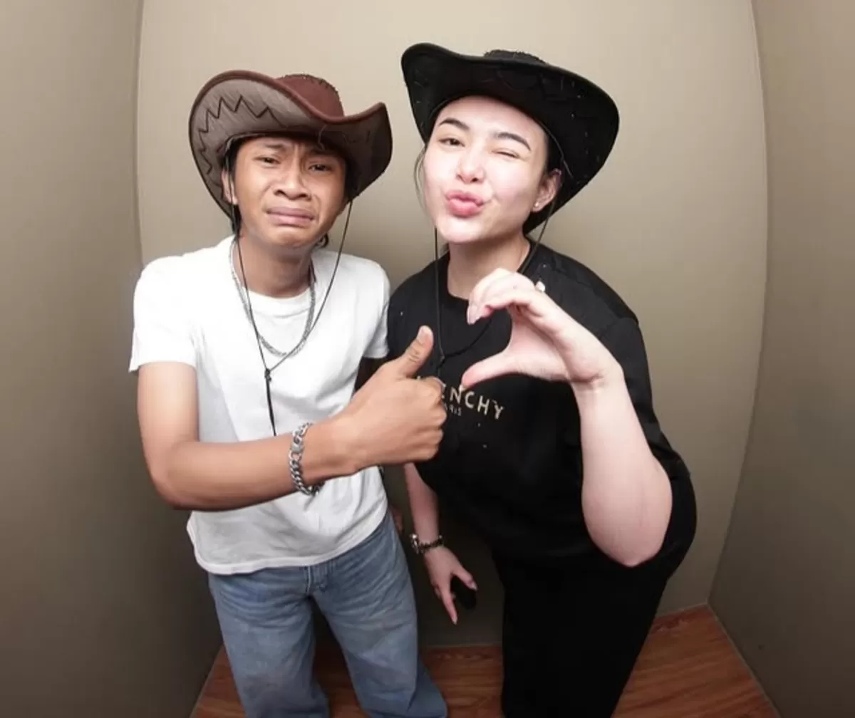 Fajar Sadboy beberkan perhatian Amanda Manopo kepadanya saat mengetahui ia kecelakaan motor. (Instagram.com/@amandamanopo)
