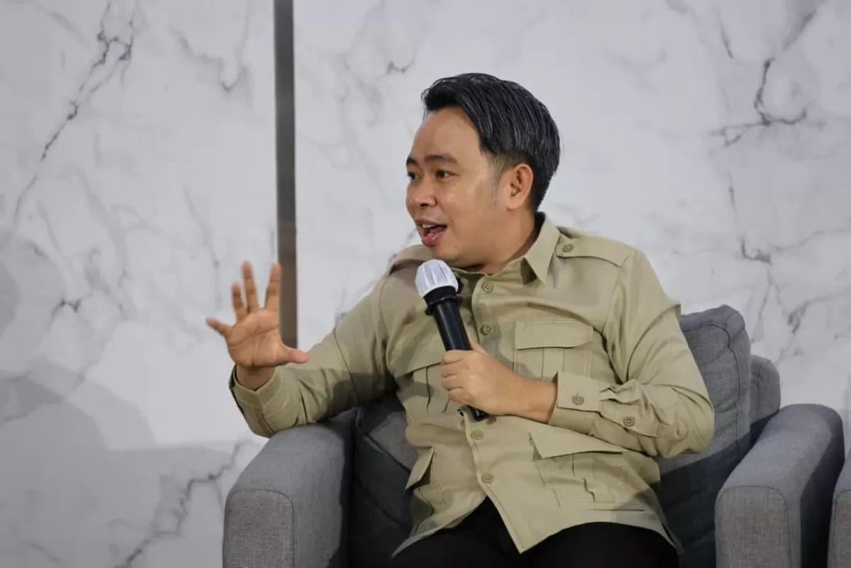 Bupati Jember Muhammad Fawait saat menjadi pembicara di Unej. (Dok Pemkab Jember)