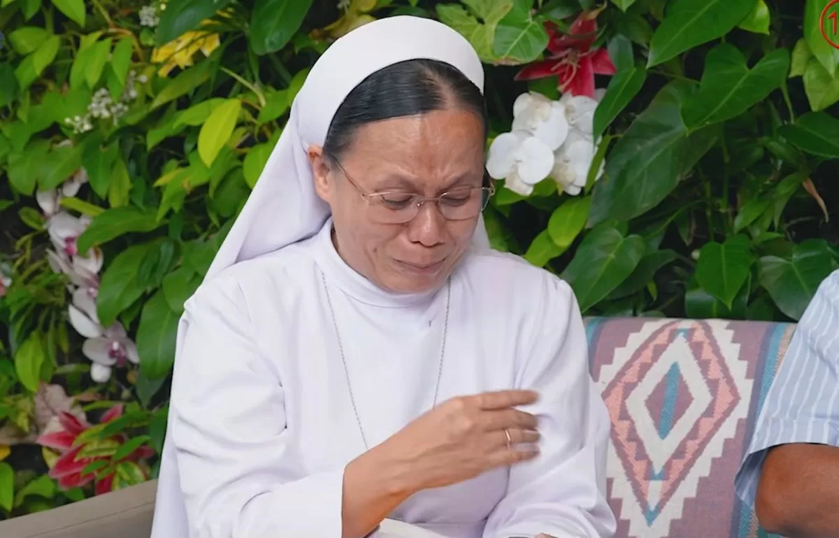 Potret Suster Natalia dalam podcast Denny Sumargo yang sampaikan keluh kesah terkait dana gereja yang hilang, diduga digelapkan oleh mantan pegawai BNI (YouTube Denny Sumargo)