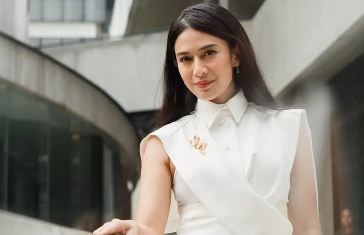 Potret Dian Sastrowardoyo berikan beasiswa melalui yayasan yang didirikannya untuk membuka kesempatan bagi perempuan Indonesia menempuh pendidikan sesuai minat bakat mereka (Instagram/therealdisastr)