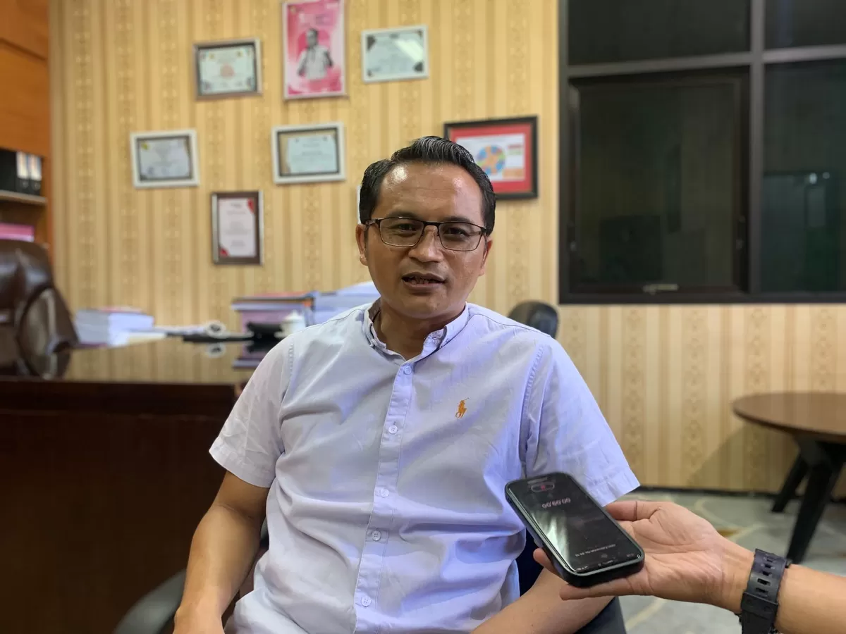 Wakil Ketua DPRD Jember Widarto saat dikonfirmasi. (Angga Juli Setiawan/SketsaNusantara.id)