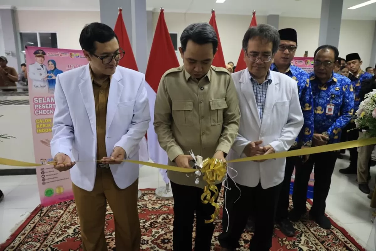 Peresmian klinik di Kecamatan Balung. (Dok Diskominfo Jember)