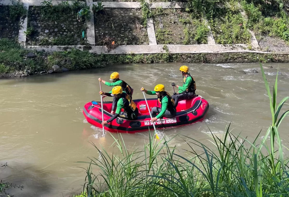 Proses pencarian warga yang hilang di Jember (Dok BPBD Jember)