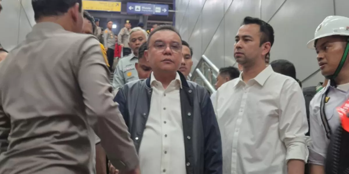 Dasco meninjau langsung lokasi kecelakaan KRL Commuter Line dan Kereta Rel Diesel (KRD) jarak jauh di Stasiun Bekasi Timur, Kota Bekasi.  (Dok. Kemensesneg)