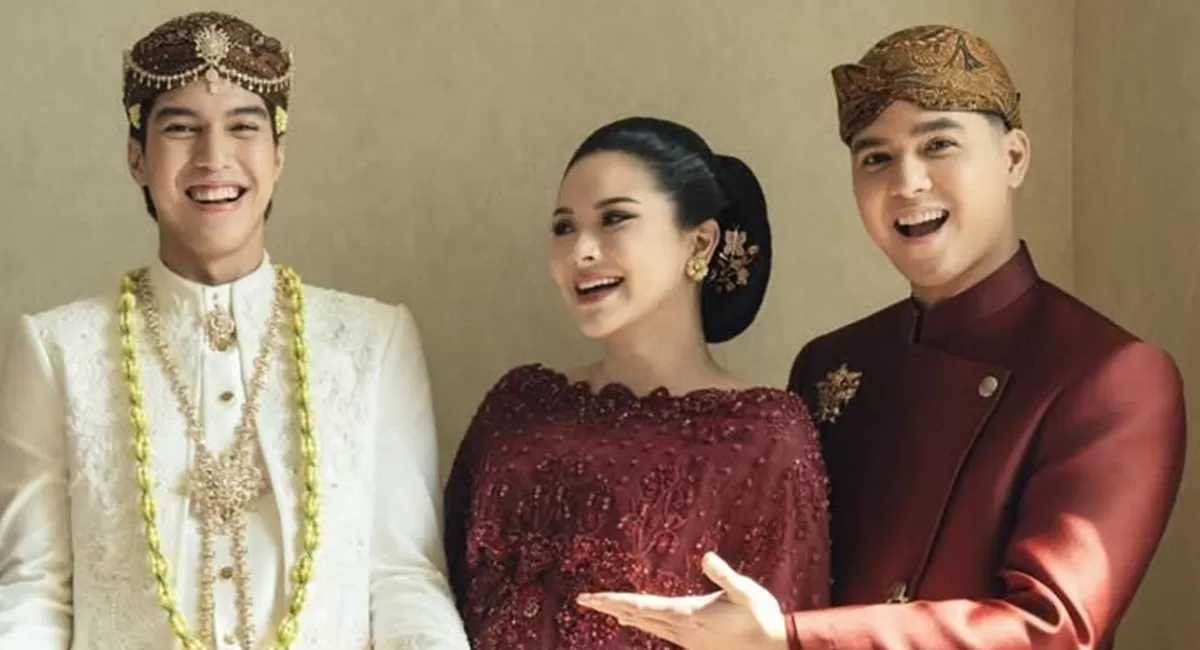 Potret Alyssa Daguise yang mengaku badannya pegal-pegal usai mengikuti acara pernikahan El Rumi, saat hamil tua (Instagram/alyssadaguise)