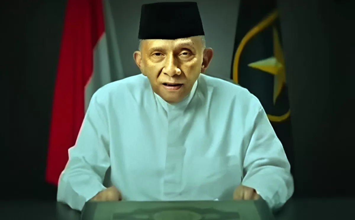 Potret Amien Rais yang menyebut Seskab Teddy sebagai penyuka sesama jenis yang dianggap hoaks hingga video unggahannya dihapus karena mengandung ujaran kebencian  (YouTube Amien Rais Official)