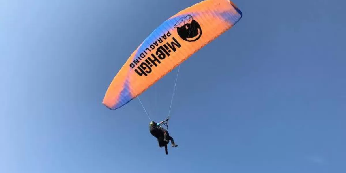 Aktivitas paralayang. (Dok. Mile High Paragliding)