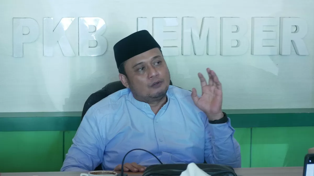 Ketua DPC PKB Jember Ayub Junaidi saat dikonfirmasi. (Angga Juli Setiawan/SketsaNusantara.id)
