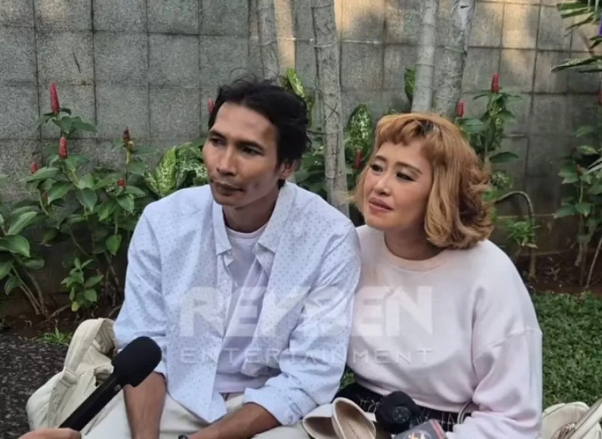 Pinkan Mambo dan Arya Khan ngaku kembali rujuk setelah bikin heboh publik karena mengaku sudah bercerai.  (YouTube.com/@Reyben Entertainment)