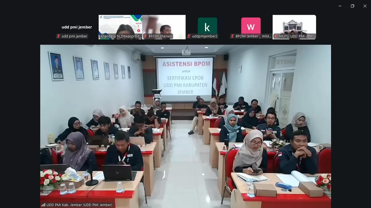 BPOM memberikan arahan strategis terkait beberapa poin krusial diantaranya pemantapa dokumentasi, kualifikasi personel, serta prosedur teknis di area produksi. (Dok. PMI Jember)