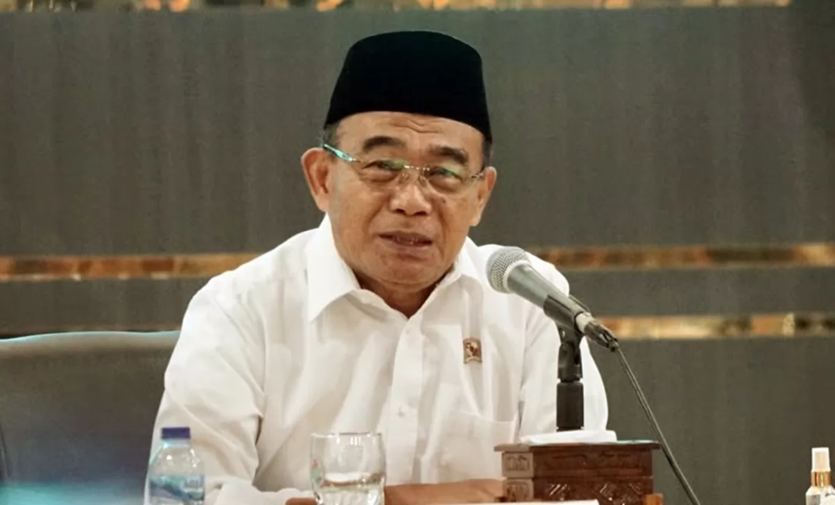 Potret Muhadjir Effendy, mantan penasihat presiden sekaligus eks ad interim Menag yang ikut diperiksa jadi saksi terkait kasus kuota haji 2022 (Instagram/muhadjir_effendy)