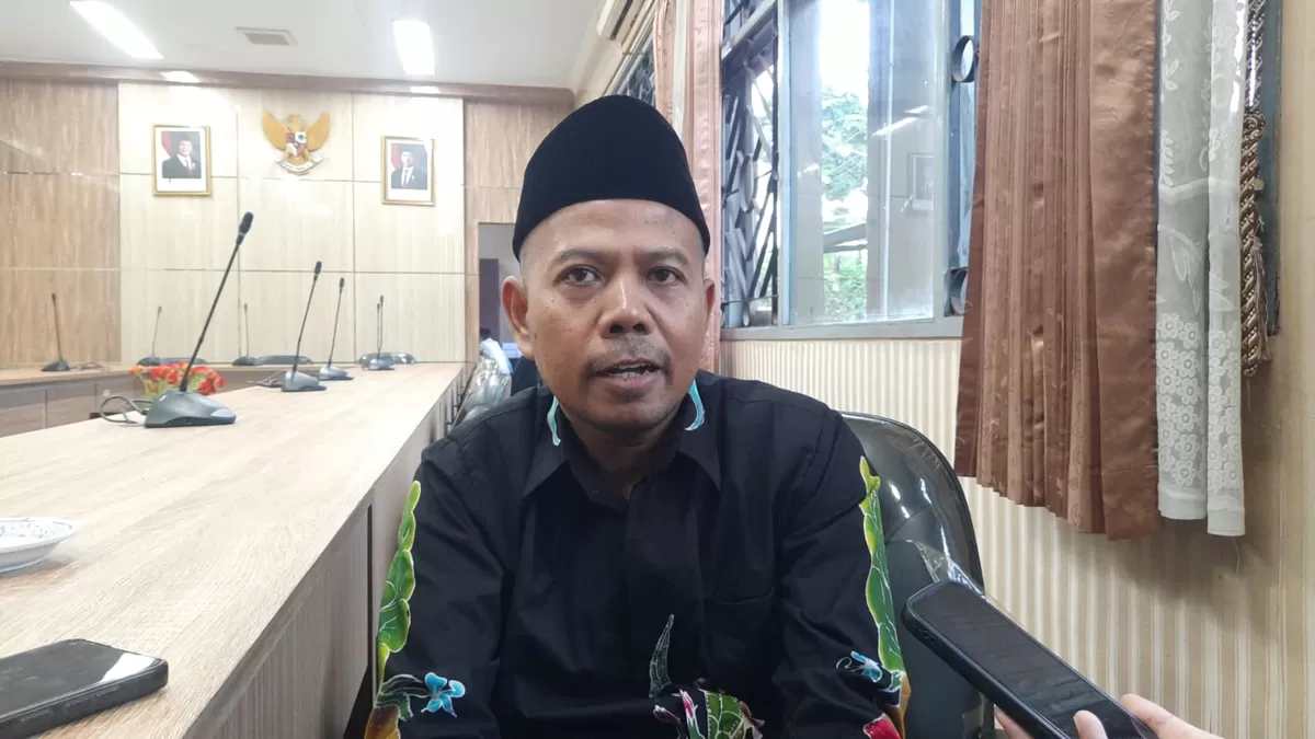 Anggota Komisi A DPRD Jember Tabroni saat dikonfirmasi. (Angga Juli Setiawan/SketsaNusantara.id )