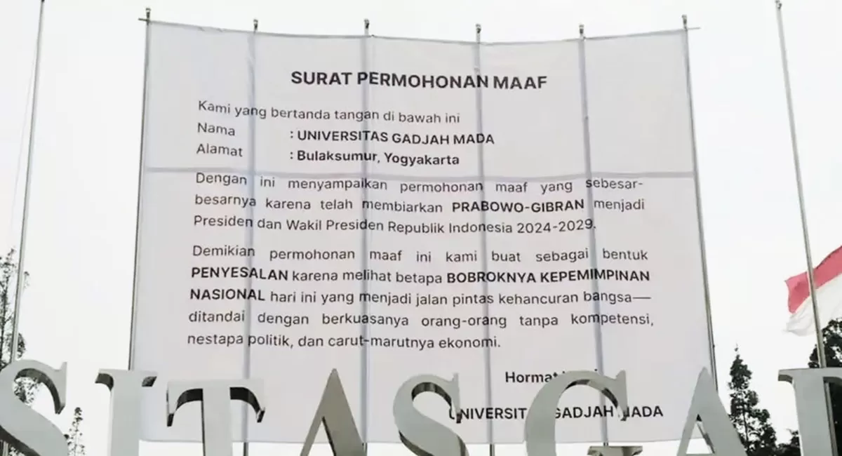 Viral pemasangan spanduk permohonan maaf di depan gerbang masuk kampus UGM, sebagai bentuk kekecewaan mahasiswa terhadap kepemimpinan Prabowo-Gibran (Instagram/jogjastudent)