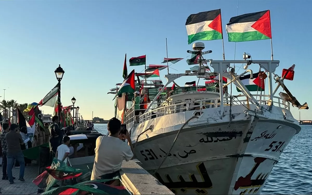 Potret sejumlah aktivis yang berlayar menuju Gaza, Palestina dalam misi kemanusiaan di tengah konflik dengan militer Israel (X/_southasiatimes)
