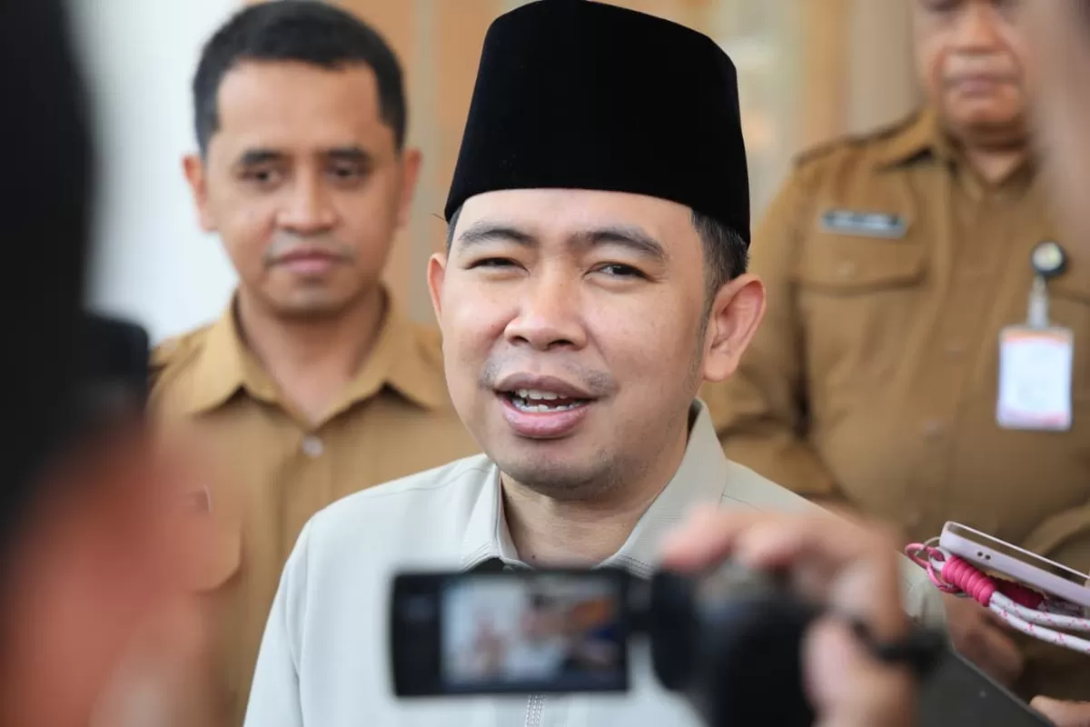 Bupati Jember Gus Fawait saat dikonfirmasi. (Angga Juli Setiawan/SketsaNusantara.id)