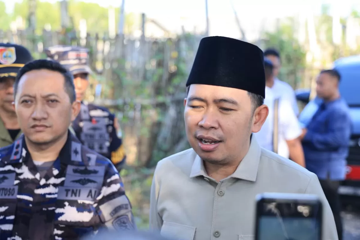 Bupati Jember Gus Fawait saat dikonfirmasi. (Angga Juli Setiawan/SketsaNusantara.id)