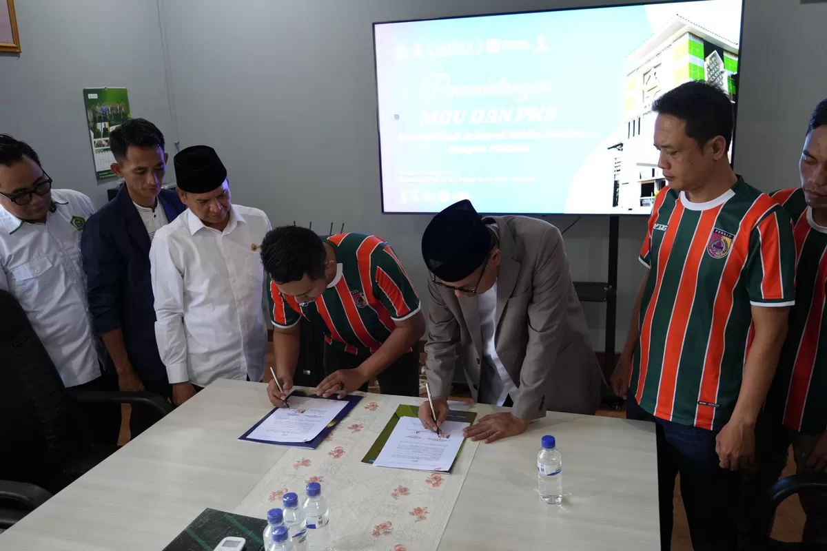 Penandatanganan MoU UIN KHAS dengan Persid Jember. (Dok UIN KHAS Jember)