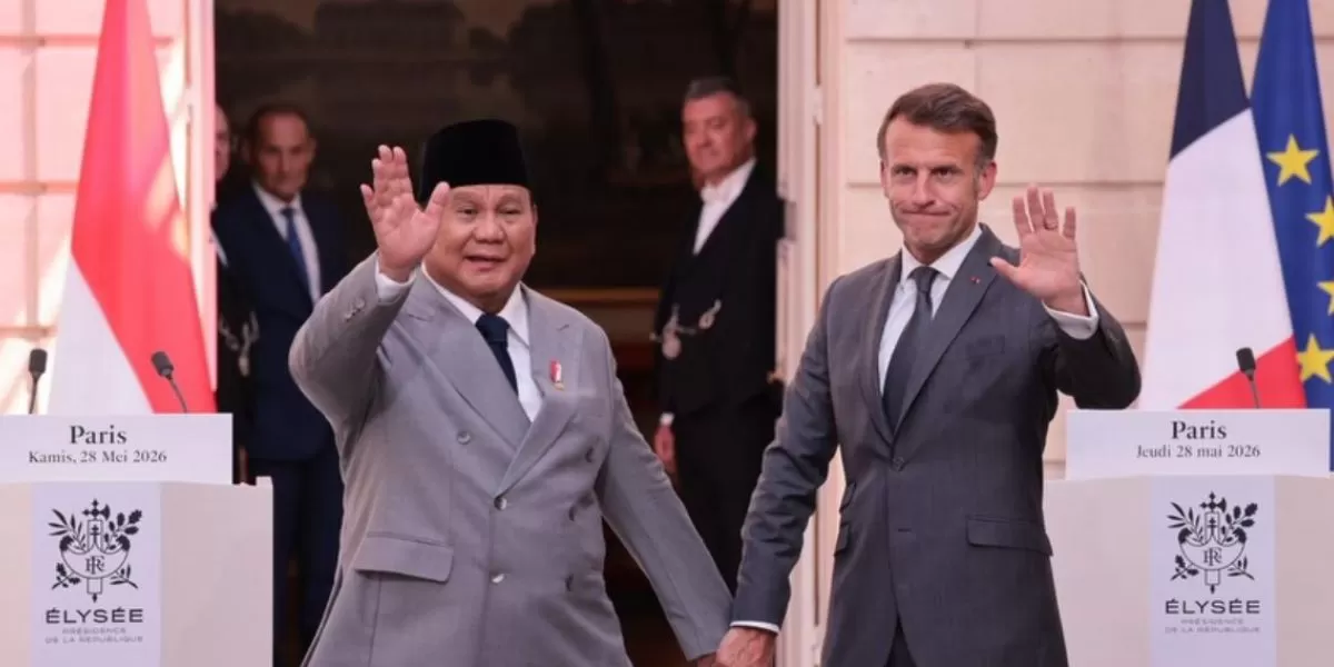 Presiden Prabowo (kiri) dan Presiden Macron (kanan) dalam pertemuan bilateral di Prancis (Instagram/@presidenrepublikindonesia)