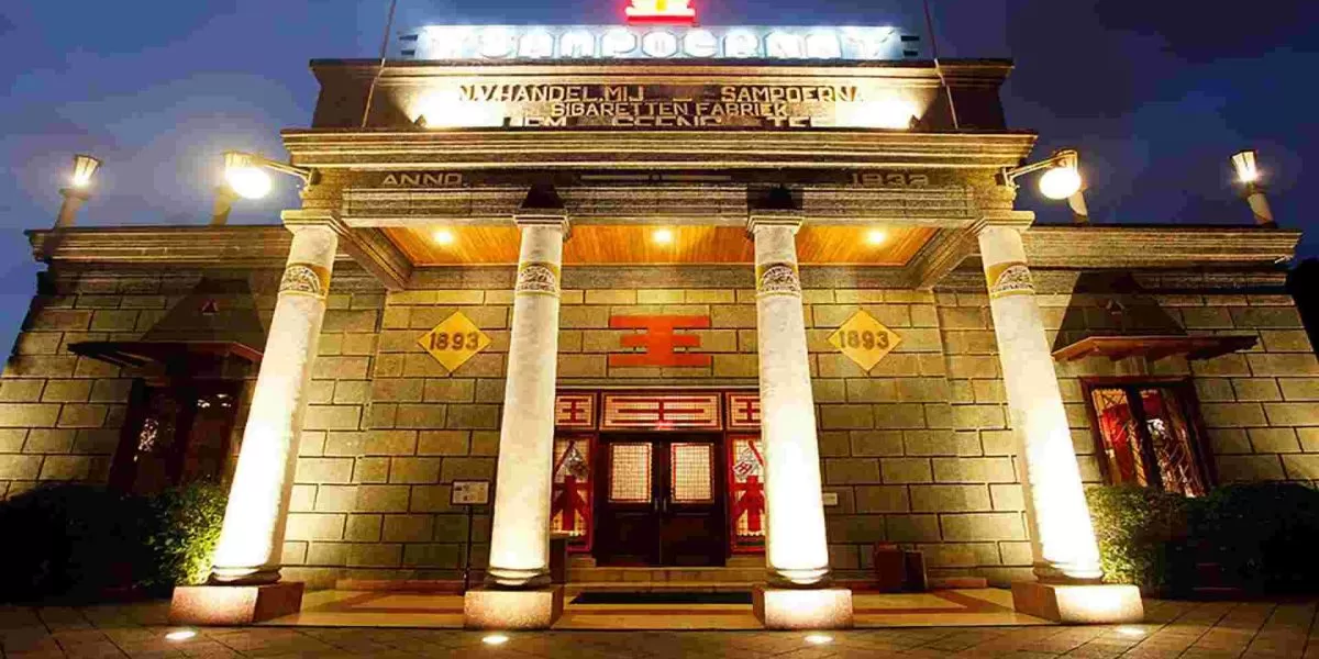 House of Sampoerna yang jadi salah satu spot foto di Kota Surabaya (sidita.disbudpar.jatimprov.go.id)