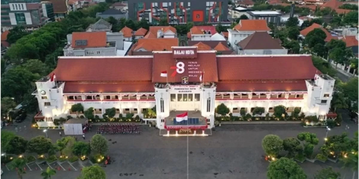 Balai Kota Surabaya (surabaya.go.id)