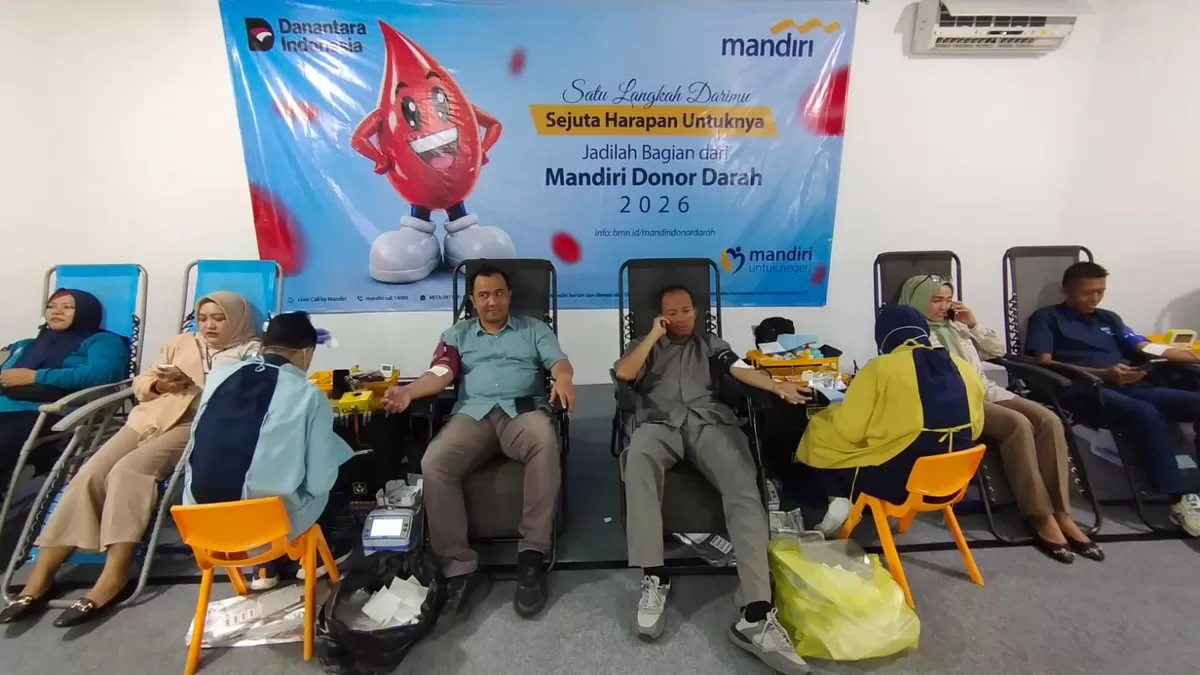 Aksi donor darah di Bank Mandiri Jember, Jawa Timur. (Dok. PMI Jember)