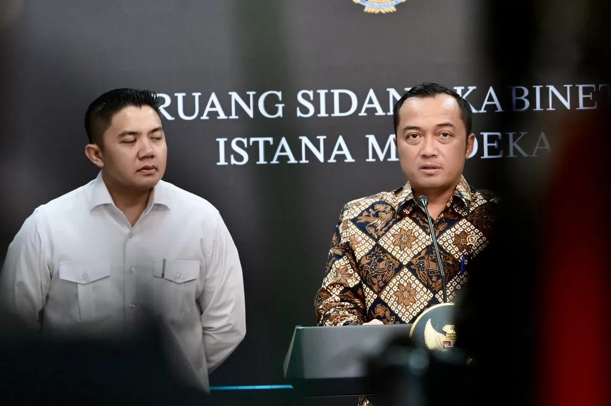Mensesneg saat menyampaikan pengumuman pergantian Kepala BGN. (Dok. Bakom RI)