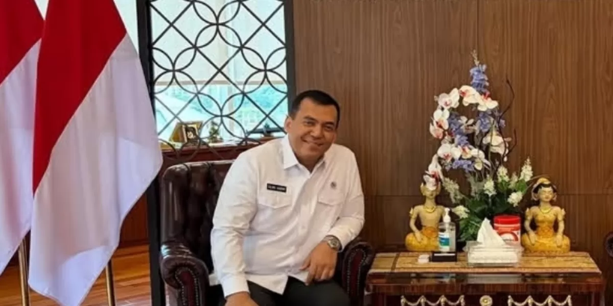 Wamen Imipas, Silmy Karim, menyerahkan diri ke KPK setelah kabar OTT di lingkungan Imigrasi Jakarta Barat.  (Instagram/silmykarim)