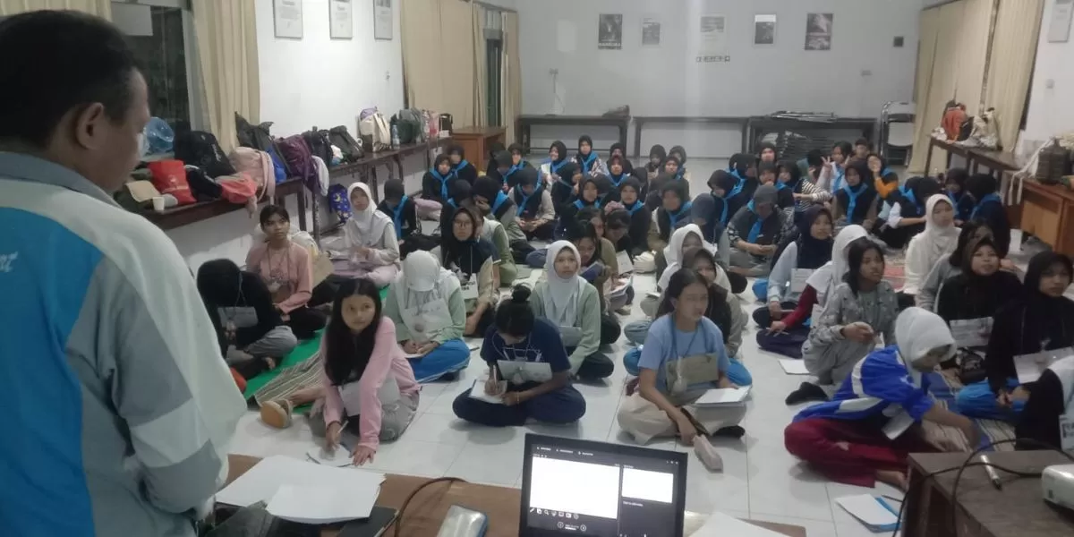Acara diklat PMR SMPN 4 Jember di Markas PMI Jember (Dok. PMI Jember)