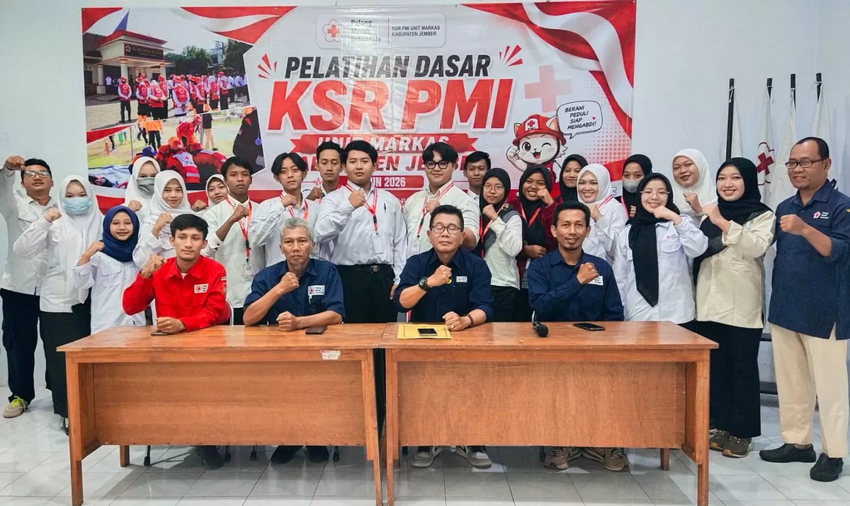 30 anggota KSR PMI Unit Markas yang baru terpilih setelah melalui beberapa tahapan seleksi, Rabu pagi (10/06) mengikuti Pendidikan dan Pelatihan Dasar (Diklatsar) di aula Markas PMI Kabupaten Jember,  (Dok. PMI Jember)