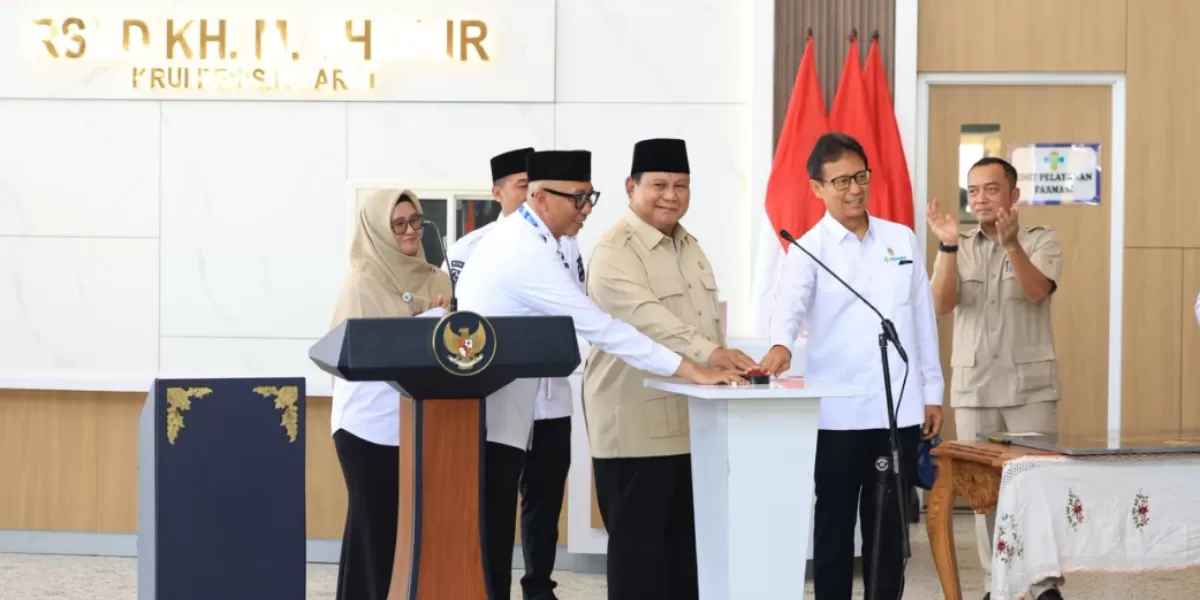 Prabowo Subianto ke Rumah Sakit Umum Daerah (RSUD) KH. Muhammad Thohir Krui, Kabupaten Pesisir Barat, Lampung. (Badan Komunikasi Pemerintah (Bakom) RI)