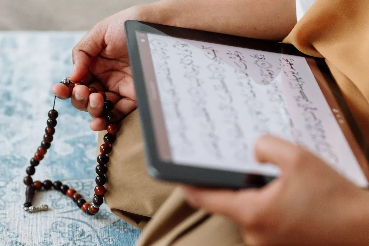 Bacaan doa lengkap dan arti Tahun Baru Islam 1448 Hijriah. (Pexels.com/Thirdman)