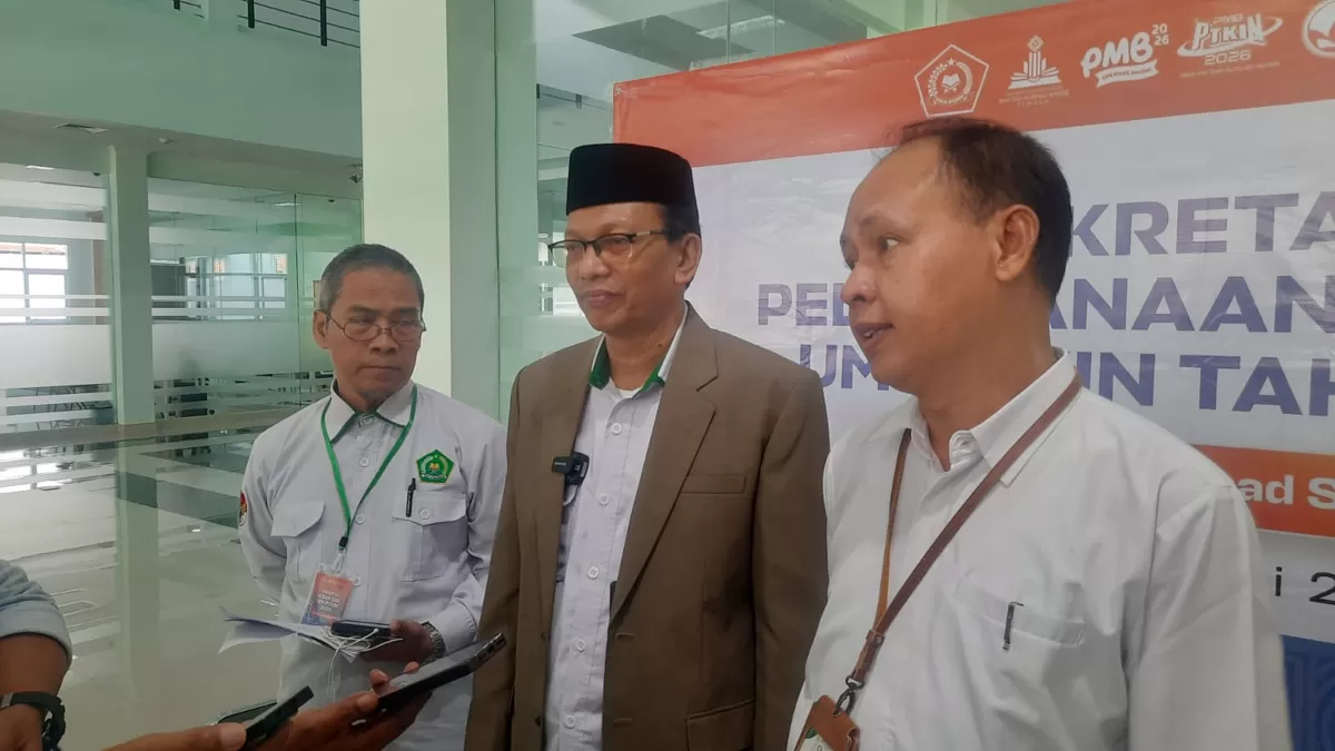 Kabiro AUPK UIN KHAS Jember, Dr. Nawawi dan Prof. Kusaeri (Angga Juli Setiawan/SketsaNusantara.id )