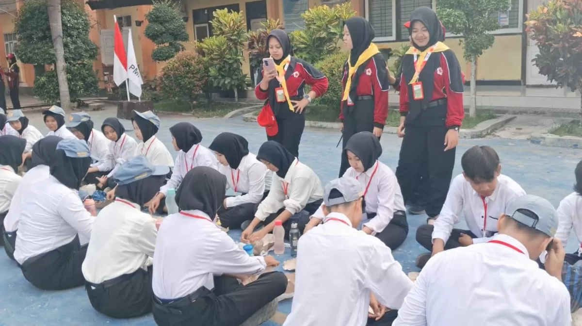 PMR Wira SMAN Mumbulsari saat mendiklat calon relawan (Dok. PMI Jember)
