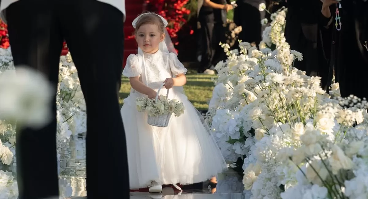 Potret Kamari Sky Wassink yang selalu tampak tenang dan percaya diri di acara sakral pernikahan Jennifer Coppen dan Justin Hubner (Instagram/jennifercoppenreal20)