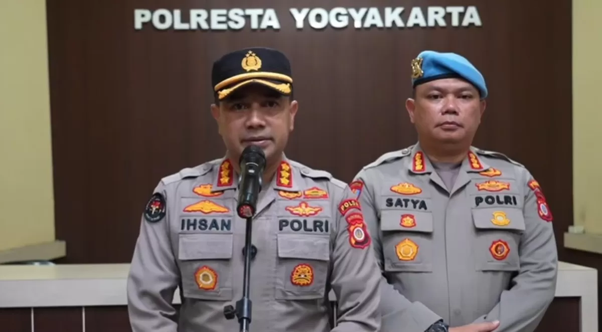 Potret Kabid Humas Polda DIY klarifikasi soal intel yang viral usai ketahuan masuk kampus saat ditugaskan untuk mengawasi pengamanan aksi demo mahasiswa di Titik Nol Yogyakarta (Instagram/poldajogja)