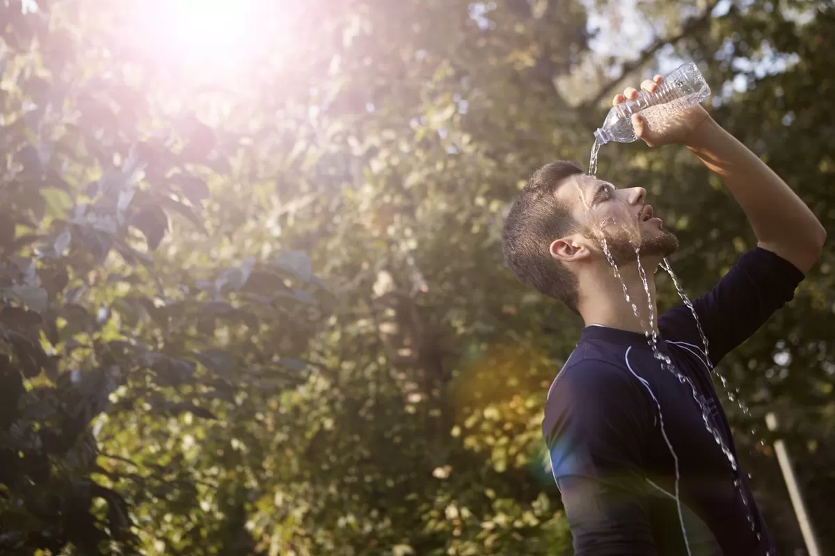 Ilustrasi heat stroke, kondisi medis penyebab salah satu calon manajer kopdes meninggal dunia (Pexels/Andrea Piacquadio)