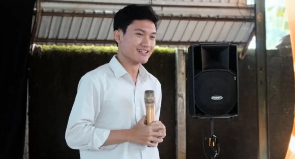 Potret Tiyo Ardianto, eks Ketua BEM UGM menanggapi tudingan miring sebagai pengalihan isu dan penggiringan opini publik yang bisa memecah suara mahasiswa dalam menyampaikan kritik pada pemerintah (Instagram @tiyoardianto_)