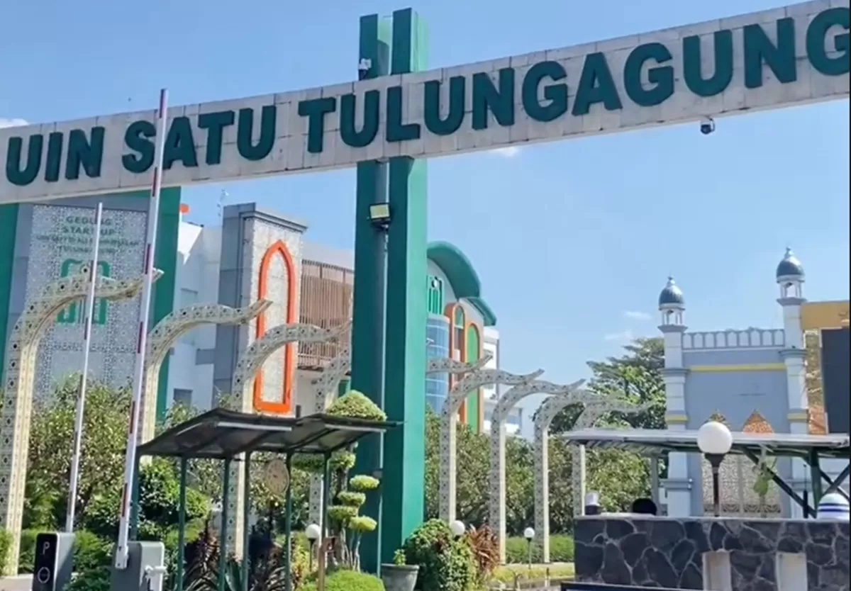 Potret kampus UIN Sayyid Ali Rahmatullah Tulungagung buka suara usai viral mahasiswi di Program Studi Pariwisata Fakultas Ekonomi dan Bisnis Islam meniggal di tengah perjuanagan selesaikan skripsi (Instagram/febi.uinsatutulungagung)