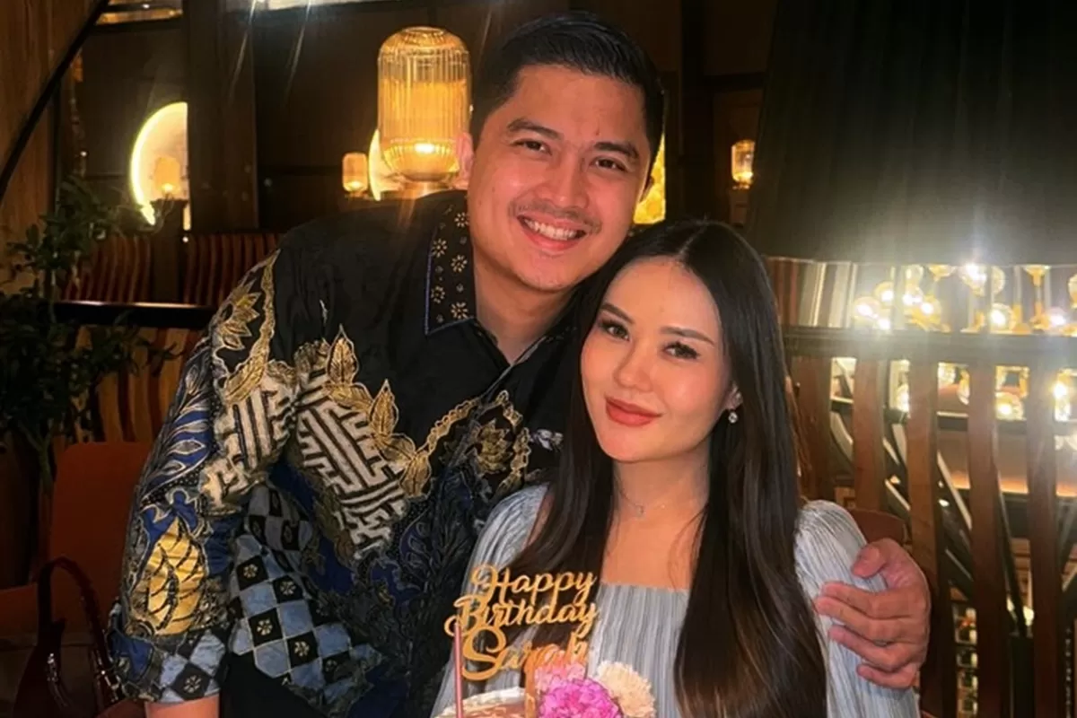 Potret pasangan Sarah Gibson dan Diska Resha Putra yang dikabarkan bercerai setelah 5 tahun menikah usai terkuak adanya dugan perselingkuhan (Instagram/sarahgibson21)