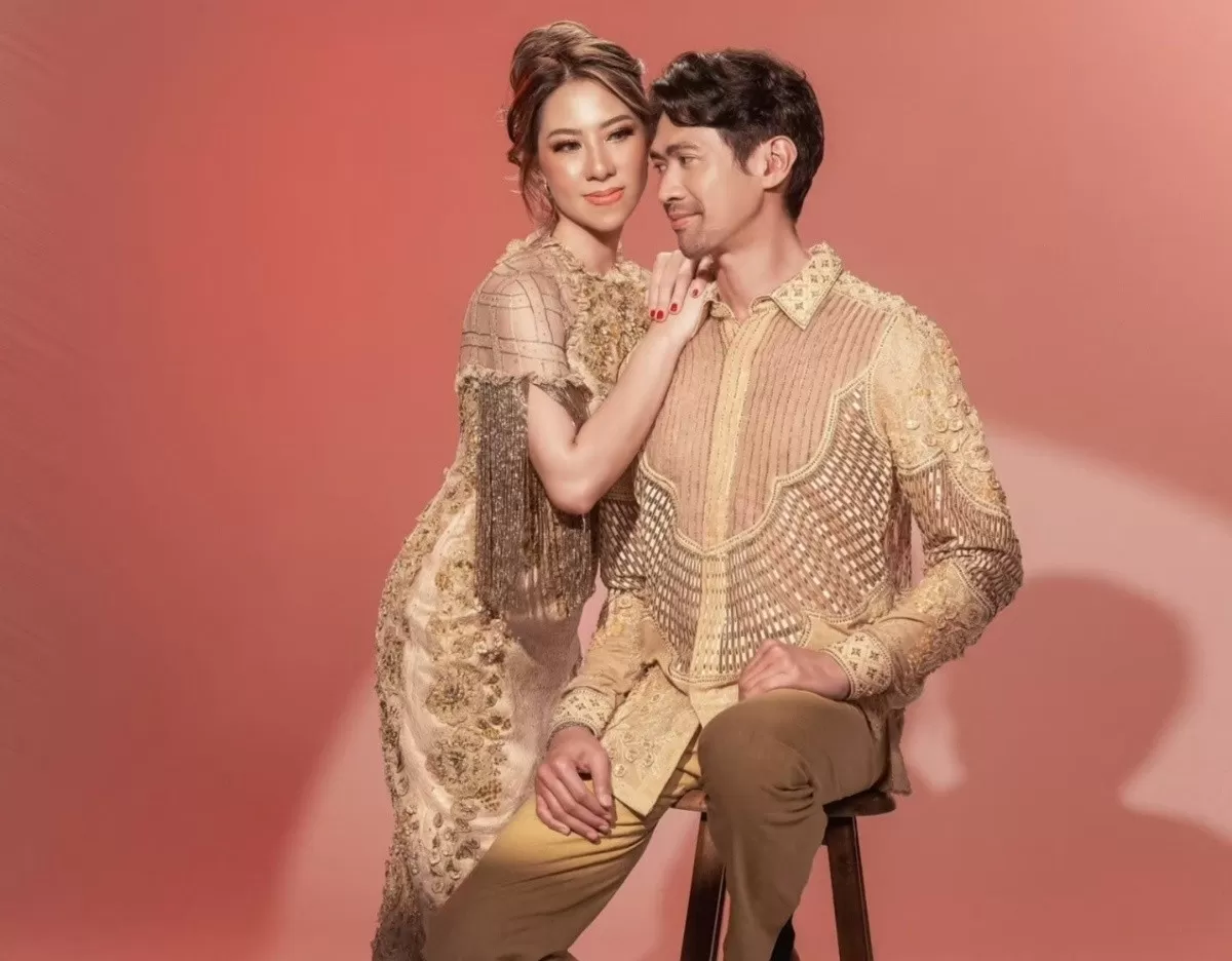 Hessel Steven resmi melamar dan segera menikah dengan Sandy pasca satu tahun berpacaran (Instagram/@hesselstevenwong)