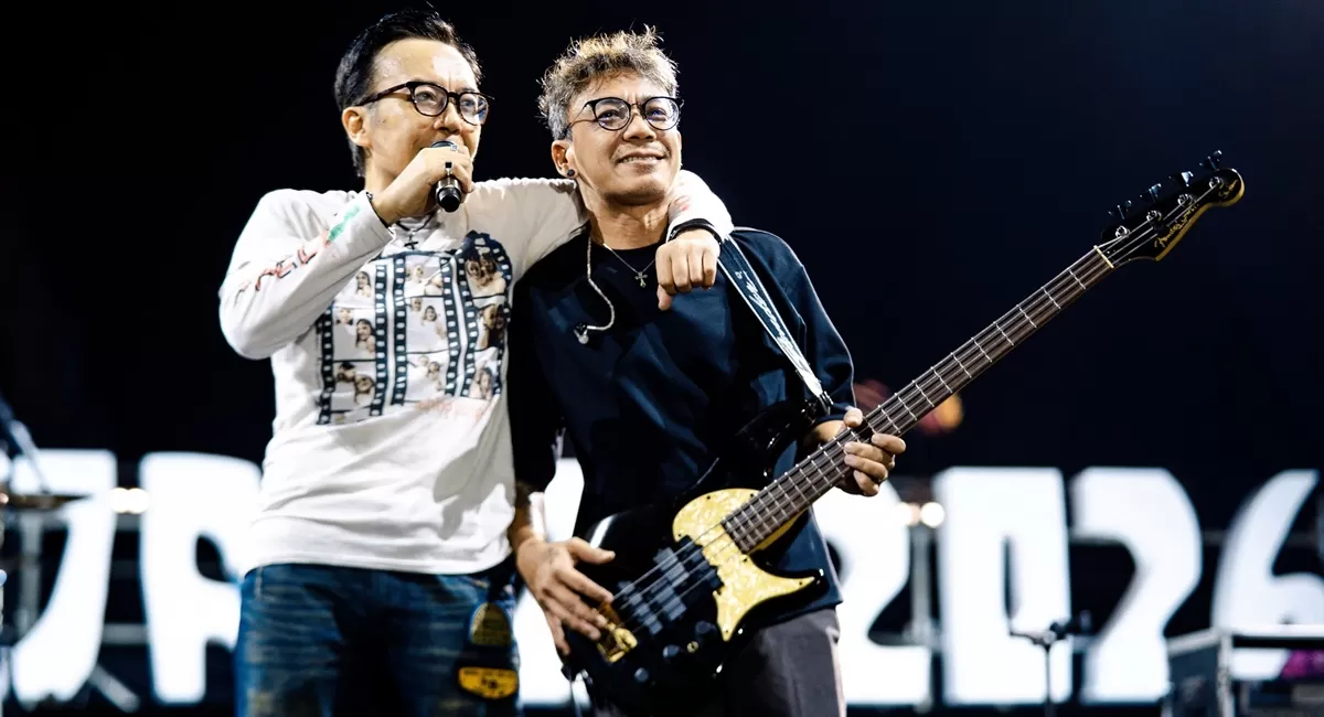 Ari Lasso manggung pakai kaos bertuliskan 'Free Palestine' di panggung Prambanan Jazz 2026, bantah rumor soal dukungannya terhadap Israel yang beredar di medsos (Instagram/coro_coro)