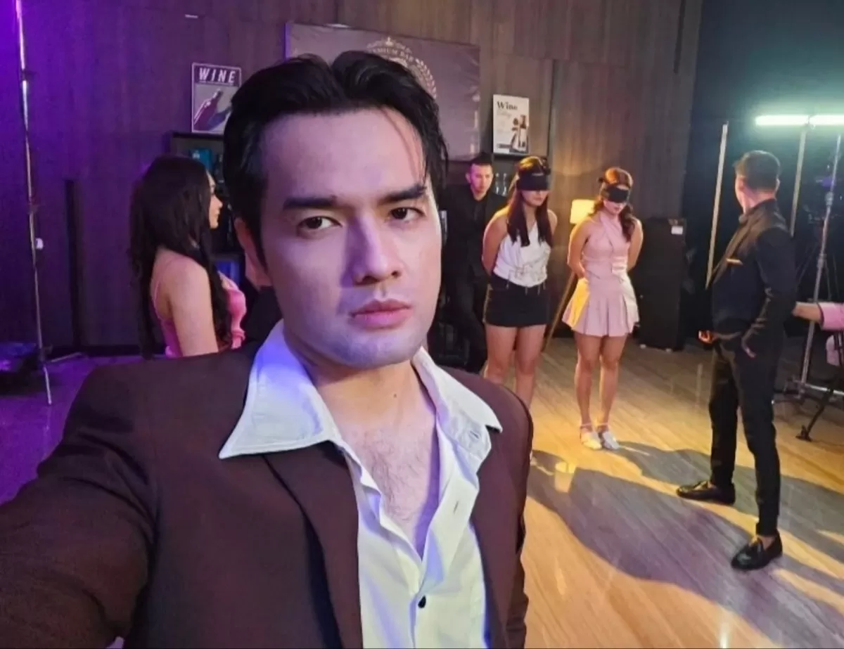 Revand Narya mengaku kehidupannya saat ini sangat tertekan hingga depresi pasca cerai dari Faby Marcelia (Instagram/@revmoge)