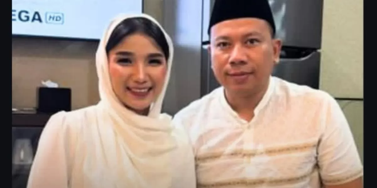 Potret pernikahan siri Vicky Prasetyo dan Fangfang  (YouTube Cumicumi )