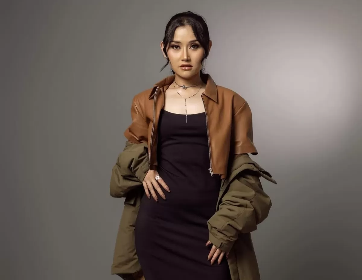 Riyuka Bunga singgung pengalaman pahitnya di masa lalu yang selama ini publik mengira kalau kehidupannya selalu mudah dan lurus (Instagram/@riyukabunga.)
